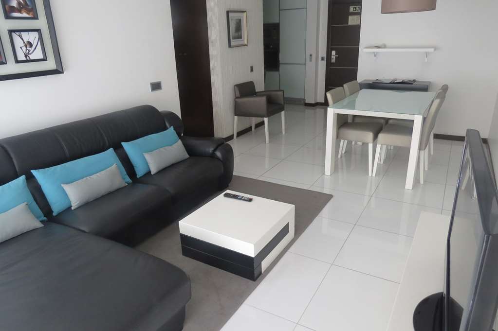 Rk Suite Hotel Luanda Habitación foto